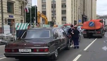 Против угонщиков «Чайки» в Москве возбуждено уголовное дело