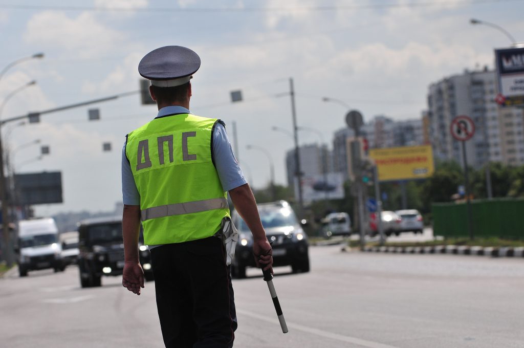 Полиция прибыла на место ДТП с семью автомобилями у Дмитровского шоссе