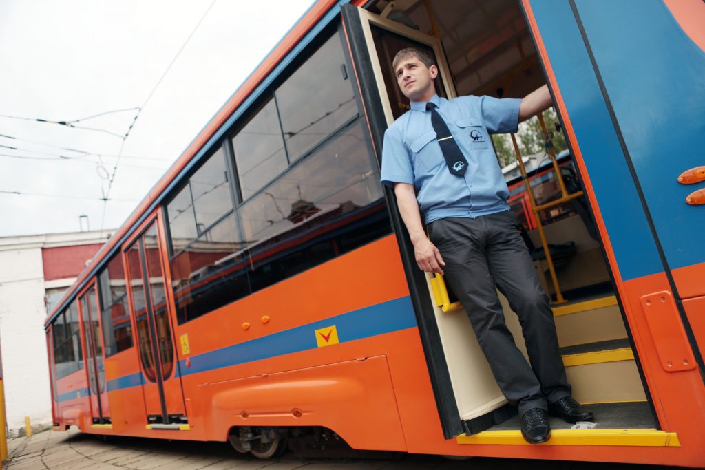 Из-за аварии на шоссе Энтузиастов задерживаются пять трамвайных маршрутов