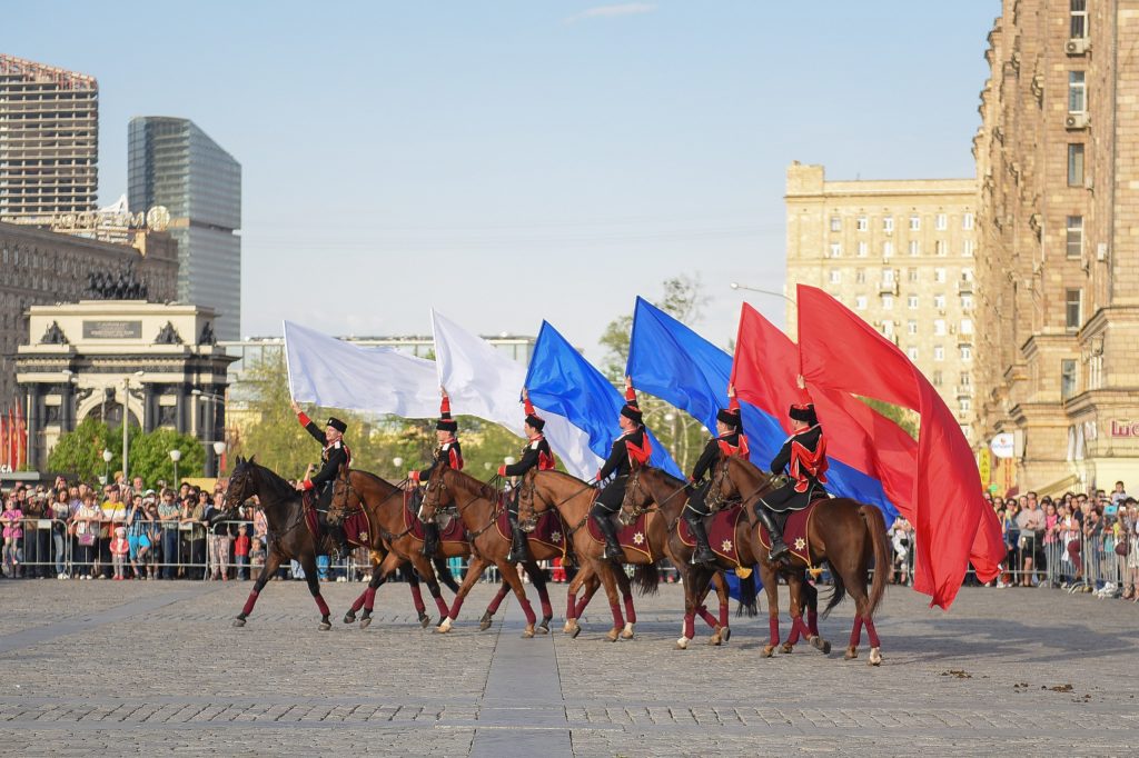 Всадники Президентского полка выступят в День флага на Поклонной горе