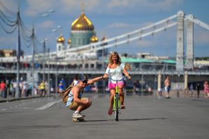 16 июня 2016 года. В этом году любимая москвичами зеленая зона отдыха — Парк Горького — отметила свое 88-летие. К знаменатель- ной дате была приурочена акция под названием «88 историй парка»