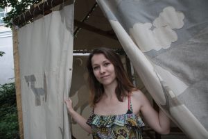 27 июля 2016 года. Художница Ольга Маточкина создавала этот шатер, ставший ее дипломной работой, целый год