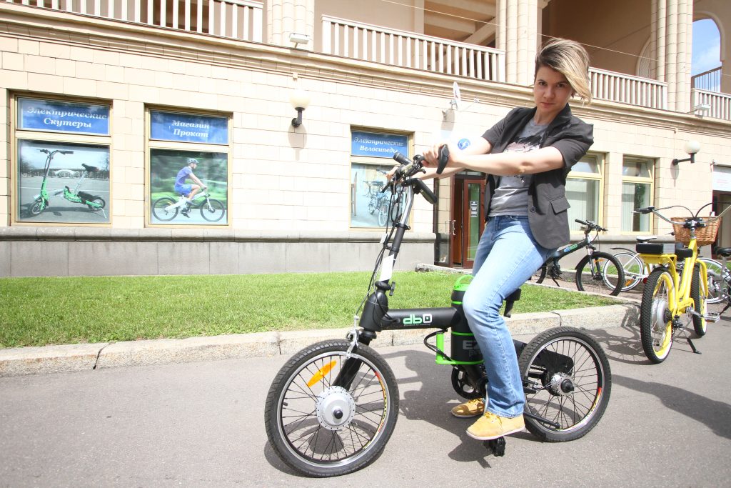 Электровелосипеды доставили на пять станций велопроката Москвы
