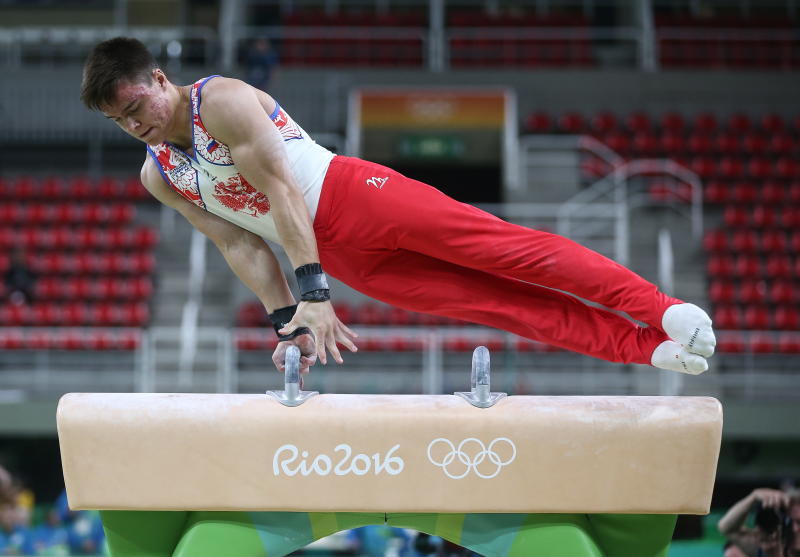 Команда российских гимнастов завоевала серебро