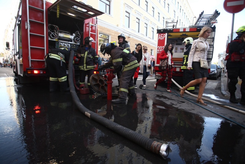 Работников офиса на Тверской улице частично эвакуировали из-за горящего кондиционера