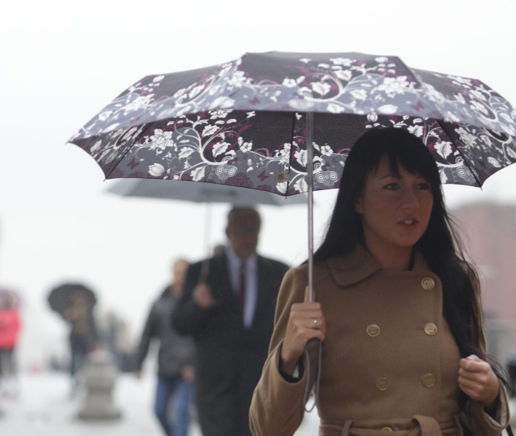 Пункты проката зонтов могут открыться в Москве осенью