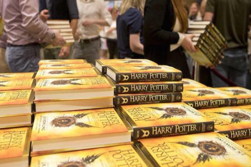 В Москве появилась в продаже восьмая книга о Гарри Поттере