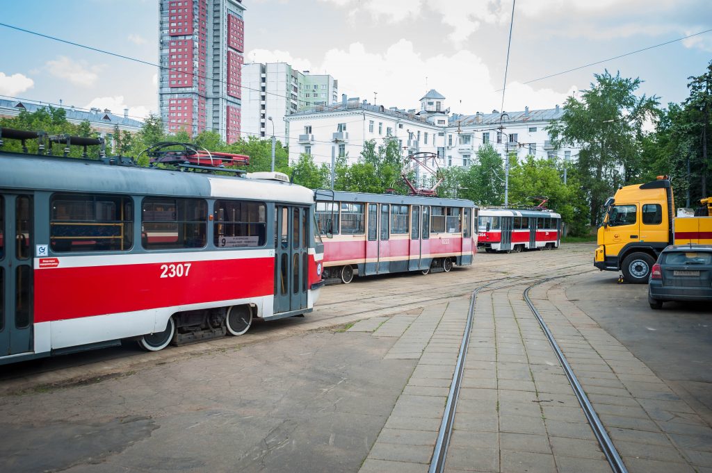 На северо-западе Москвы потушили горящий трамвай