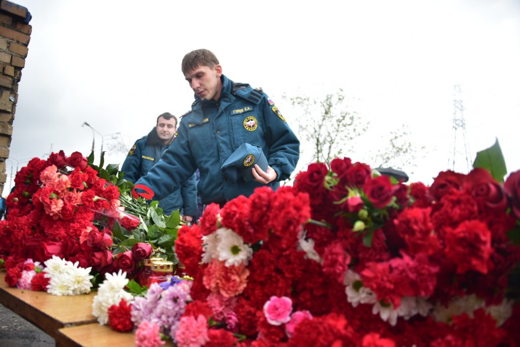 Открыт счет для помощи семьям спасателей, погибших при пожаре на востоке Москвы