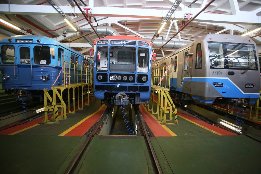 Более 700 дополнительных поездов выпустят на линии Московского метро в День города