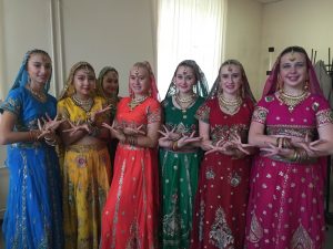 Коллектив индийского танца "Амрита". Фото: Алина Тукан