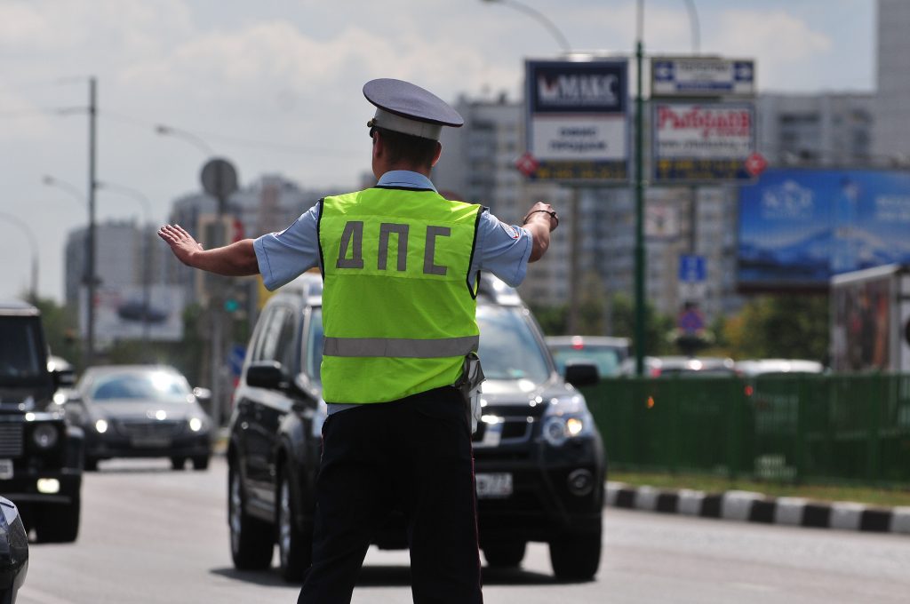 Полиция Москвы выясняет детали смертельной аварии «Мерседеса» и «БМВ»