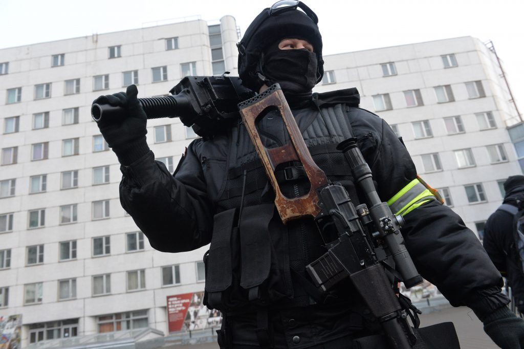 Источник: в центре Москвы спецназ освободил заложника