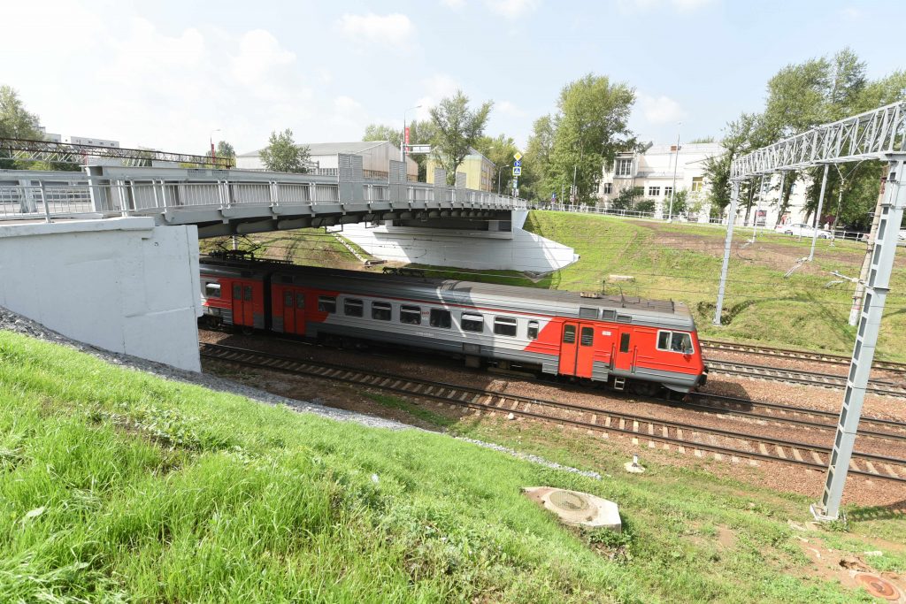 Аварийщики работают на Белорусском направлении железной дороги после сбоя поездов
