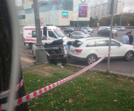 На Кутузовском проспекте выясняют причины массовой аварии со смертью полицейского