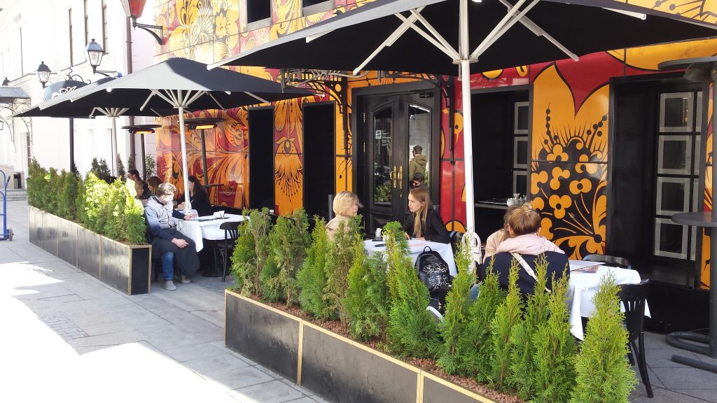 Летние кафе Москвы исчезнут до 15 ноября
