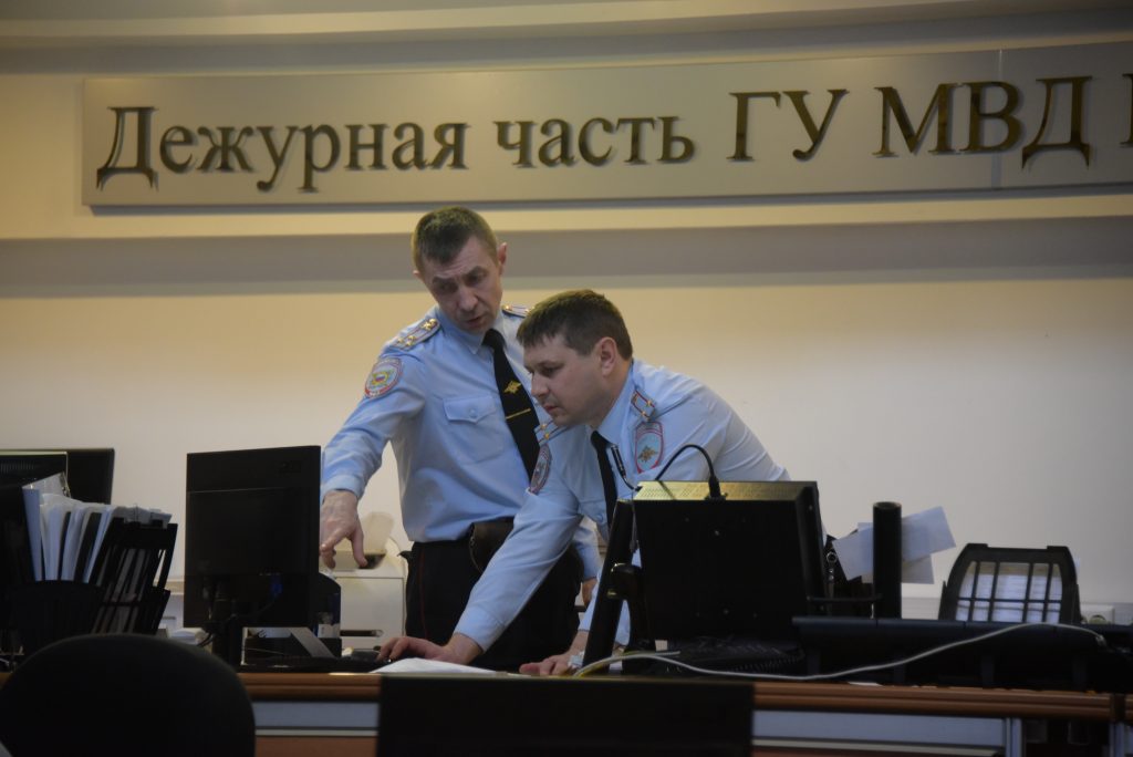 Полиция Москвы ищет угнанный с Рублевки пятимиллионный «Лексус»