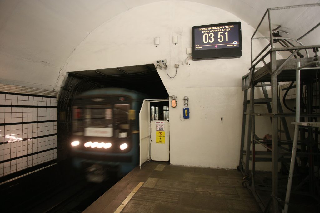 Обратный отсчет: спецтабло установят на всех станциях Московского метро