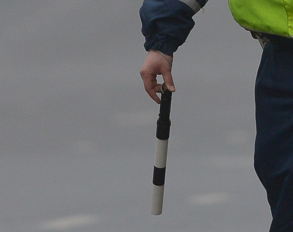 В центре Москвы пешеход избил инспектора ГИБДД, сломал его жезл и был задержан