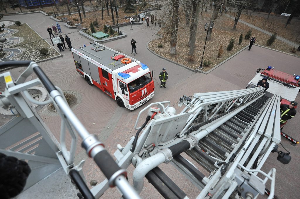 МЧС Москвы эвакуировало 20 человек при тушении пожара в гостинице