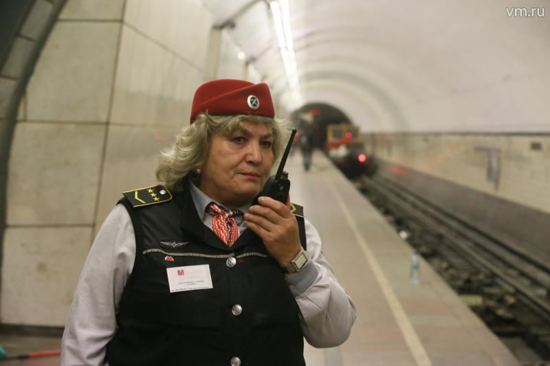 На станции метро «Лубянка» пассажир упал на рельсы