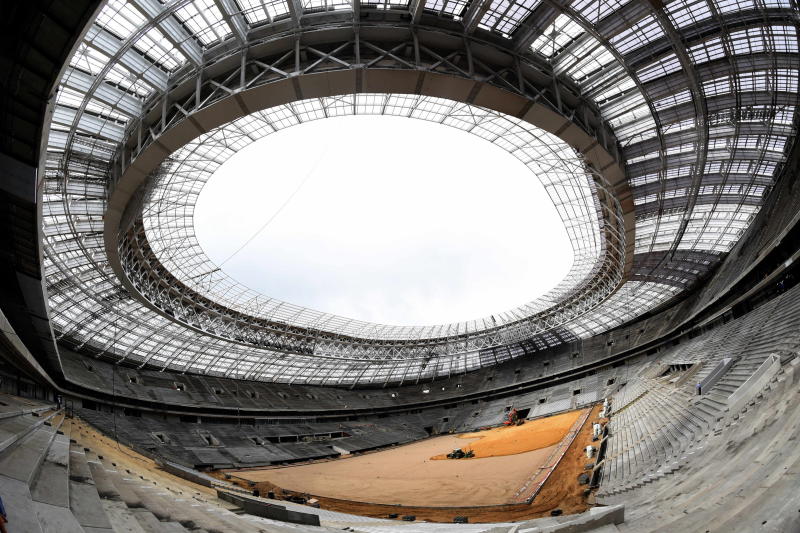 Строители заменили кровлю на стадионе «Лужники»