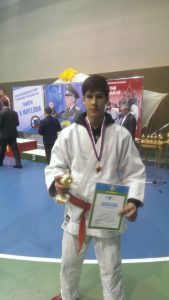 22 октября 2016 года. Александр Николин гордится третьим местом в юношеском турнире
