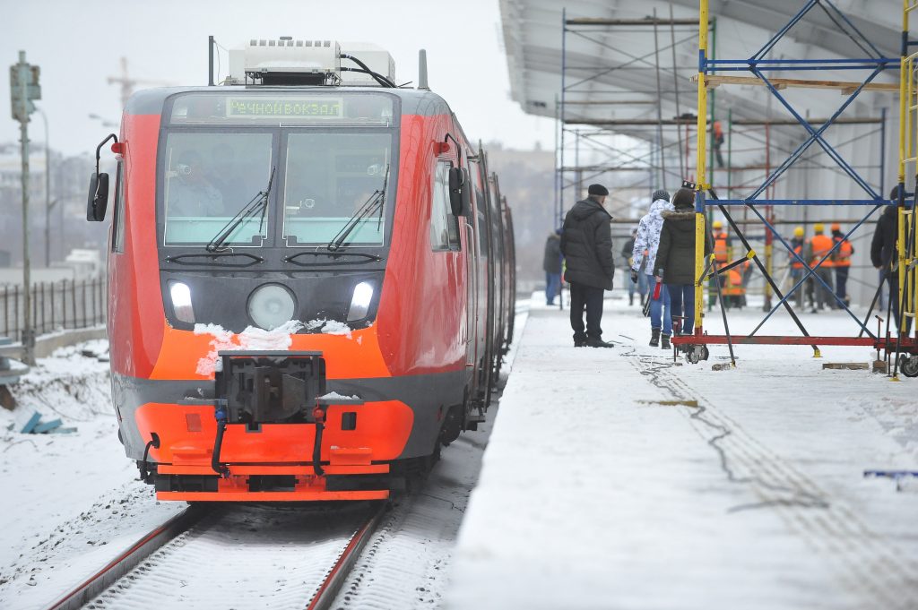 Две столицы России открыли продажу билетов на 550 дополнительных поездов в праздники