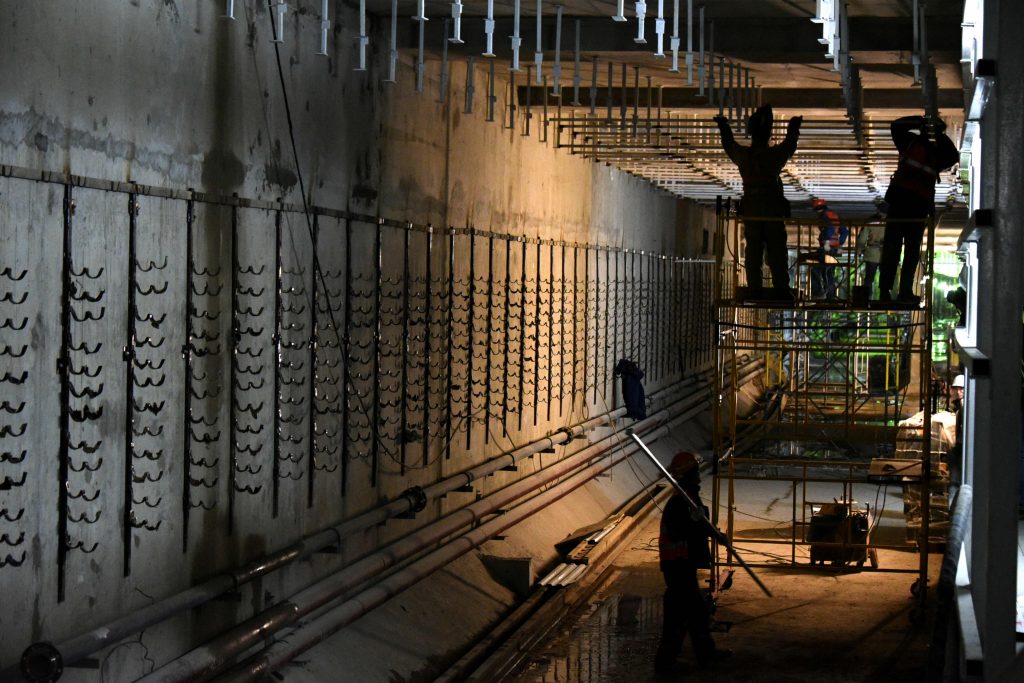 На выходные дни закрыли 10 вестибюлей метро