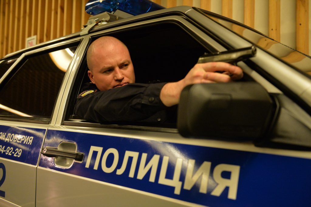 В Москве задержали угонщика автомобиля со спящей девушкой