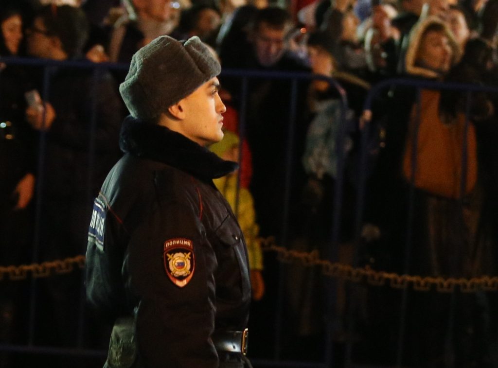 Полиция Москвы грузовиками заблокирует подъезд  к праздничным гуляниям