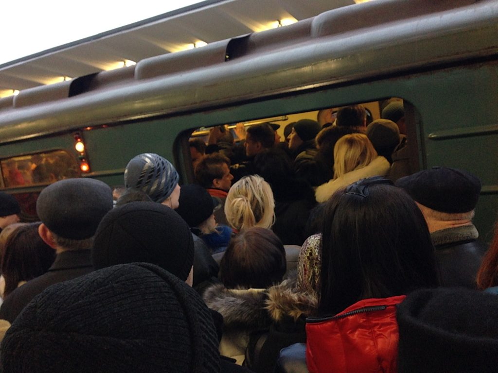 После гибели пассажира движение на фиолетовой ветке метро восстановлено