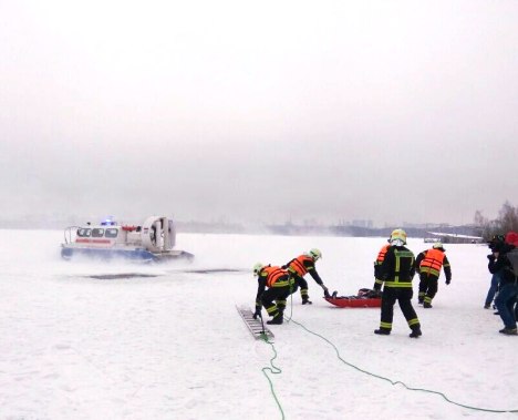 Московские спасатели готовятся к Крещенским купаниям