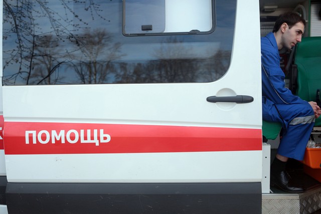 Владелец иномарки подрался с водителем «Скорой помощи» после ДТП в Москве