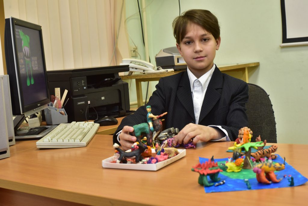 26 декабря 2016 года. Артур Аларкон увлекается компьютерным программированием с шестилетного возраста. Он мечтает стать разработчиком стратегических игр