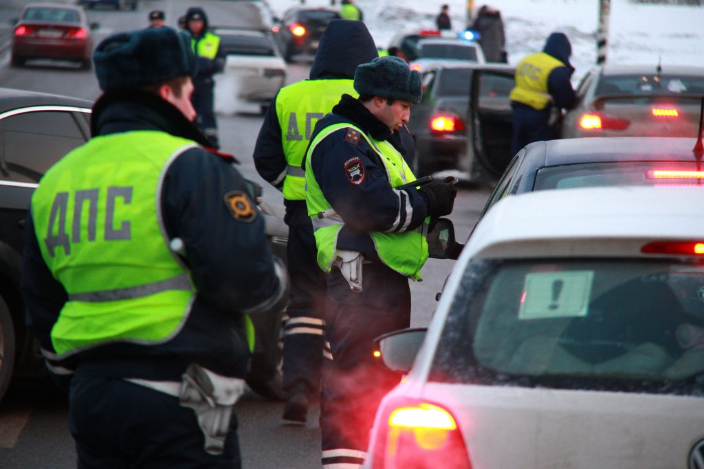 На севере Москвы задержали 50-летнего наркомана, врезавшегося в машину Росгвардии