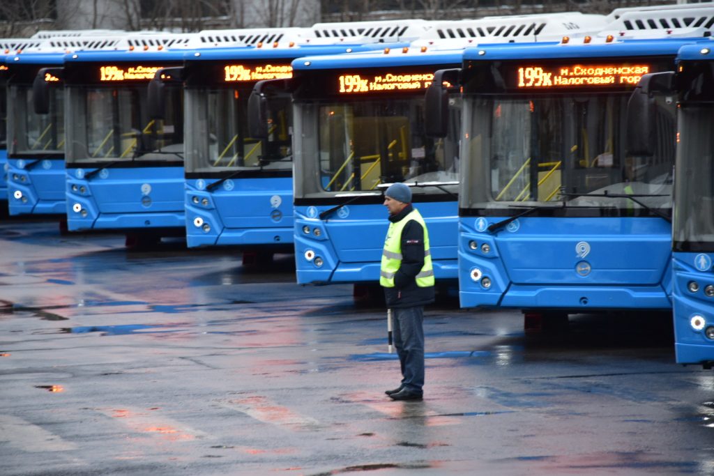 В центре Москвы изменятся маршруты автобусов. Фото: "Вечерняя Москва"