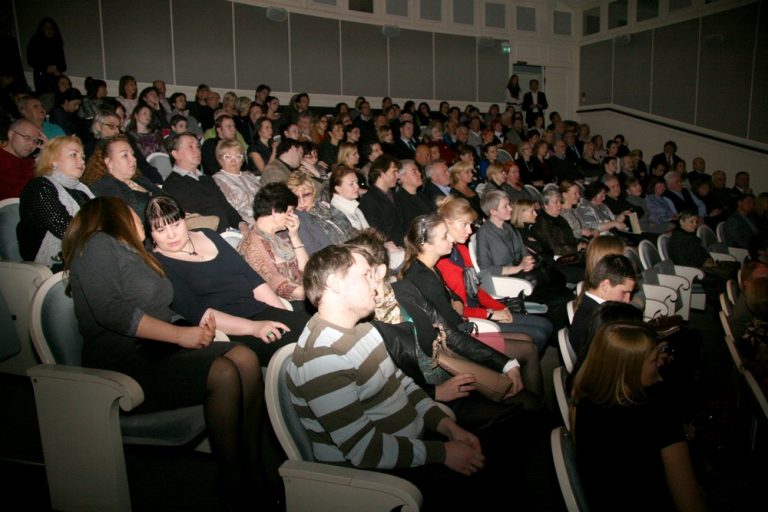Бесплатные кинопоказы организуют в Москве 8 марта
