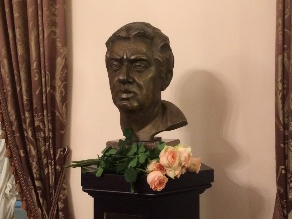 Бюст Арама Хачатуряна в Московской консерватории. Фото: Юсуп Утегенов