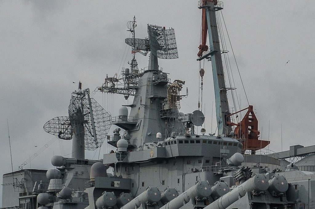 Командир «Адмирала Кузнецова» объяснил природу черного дыма над крейсером