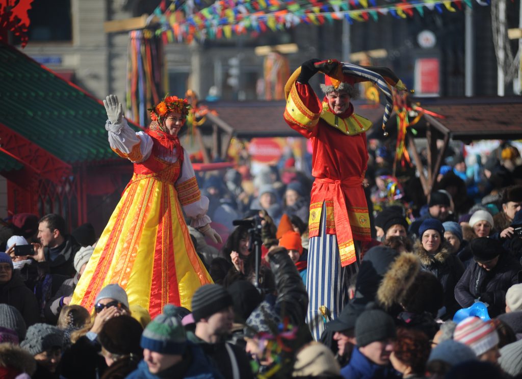 Почти 800 тысяч москвичей посетили праздничные гуляния Масленицы