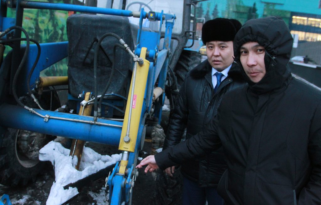 Снегоуборочная техника впечатлила гостей из Казахстана