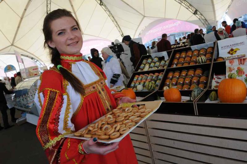Посетители «Аптекарского огорода» продегустировали сыры и пироги в праздничные дни