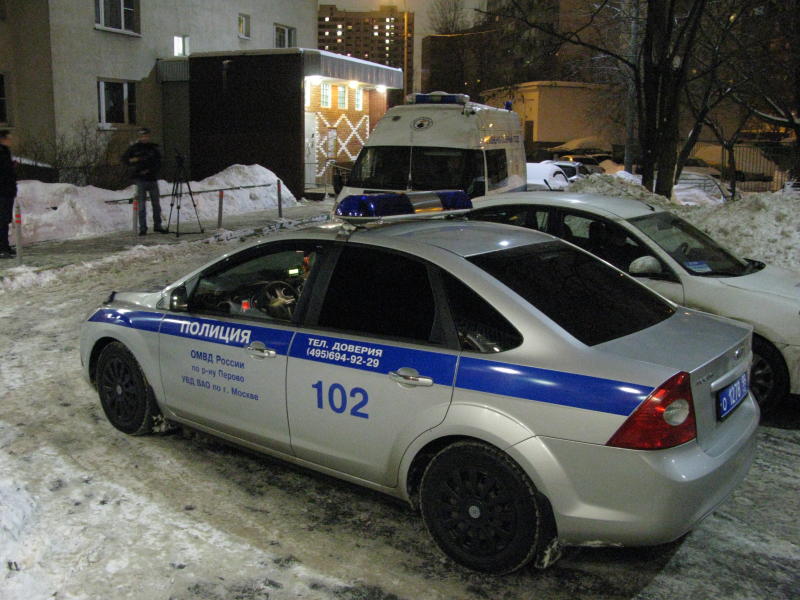 Тело мужчины обнаружили у высотного дома на севере Москвы