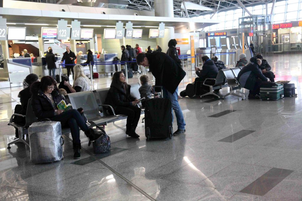 Три аэропорта Москвы задержали почти 30 рейсов