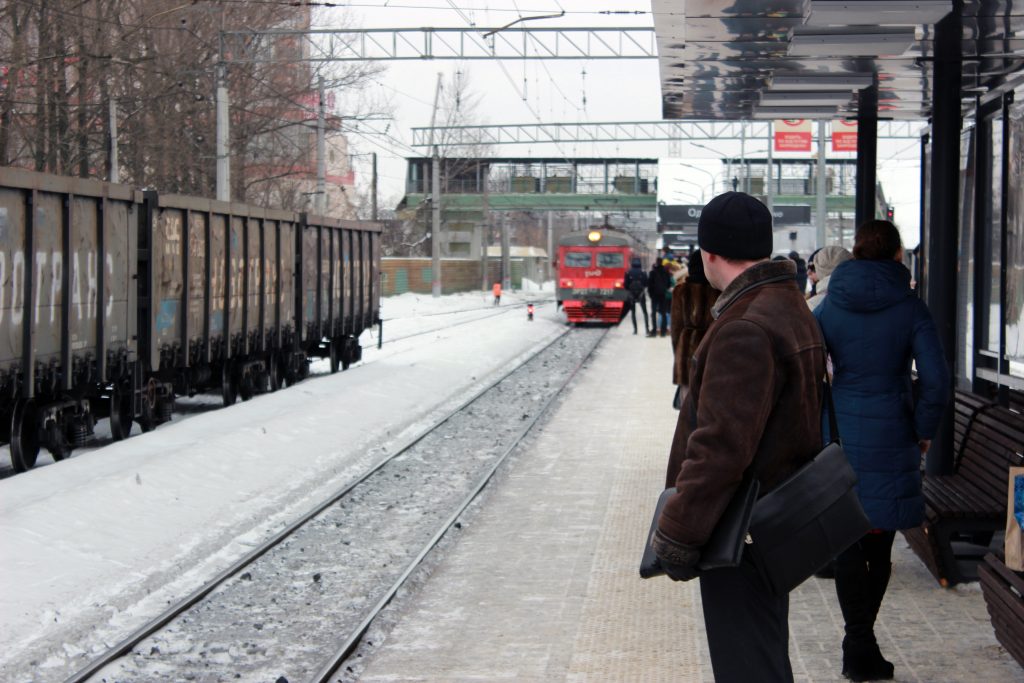 Поезда Белорусского направления МЖД остановились после гибели пешехода