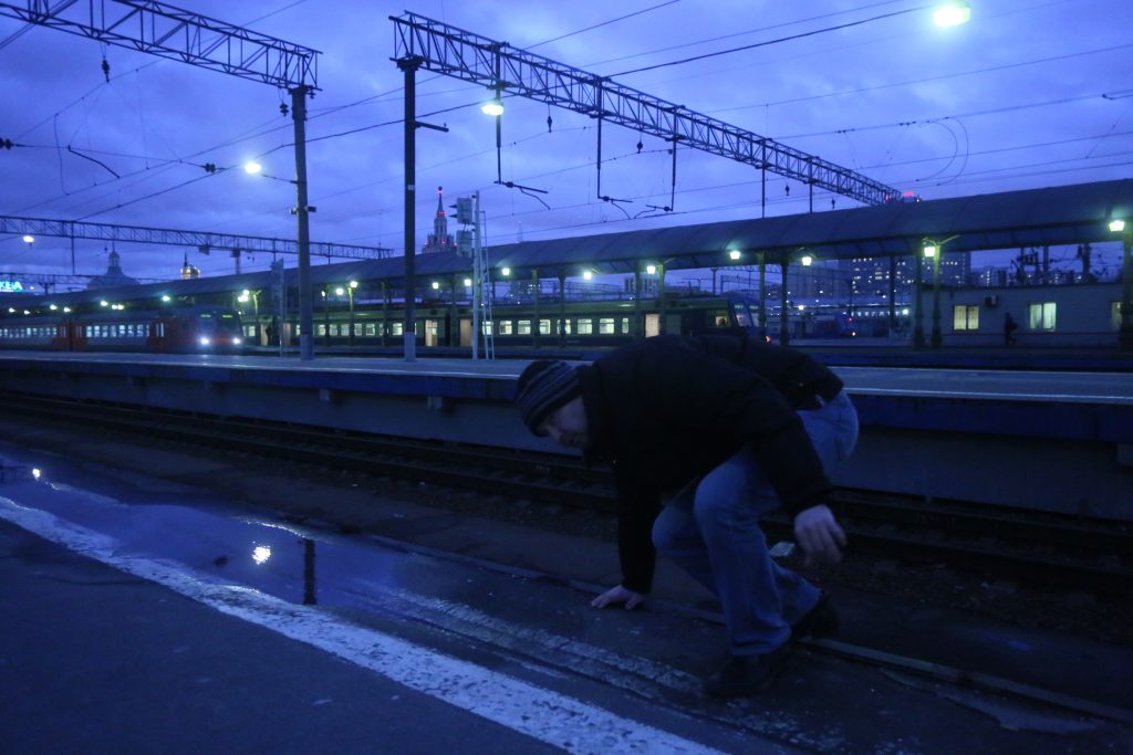 Поезд задавил мужчину на Ярославском вокзале Москвы, ведется проверка
