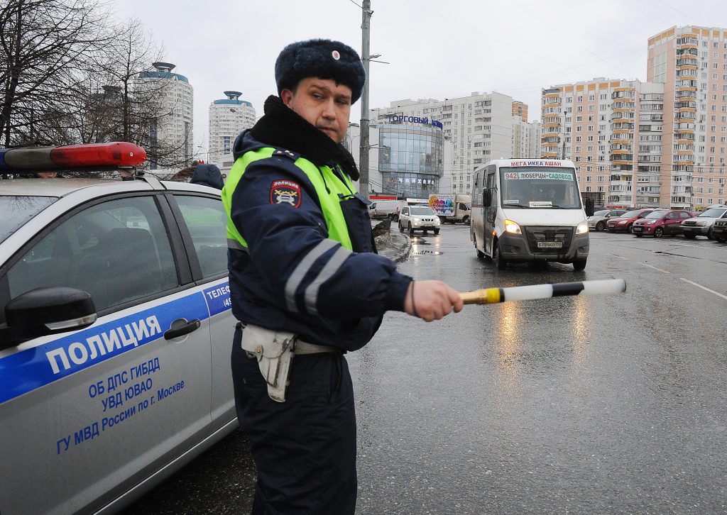 Полиция выясняет причины смертельного ДТП с уборочной машиной в Москве
