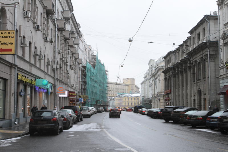 Префектура опровергла информацию о падении балкона на Мясницкой