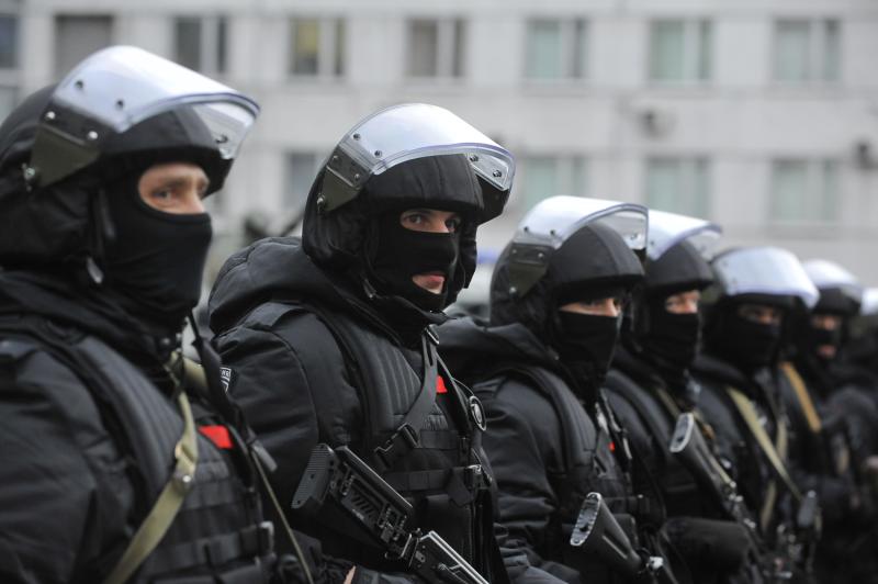 В России обезвредили крупную группу торговцев оружием